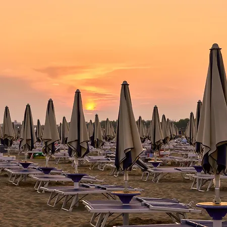 Vacation By The Pool In Our Cozy Flat Apartamento Bibione